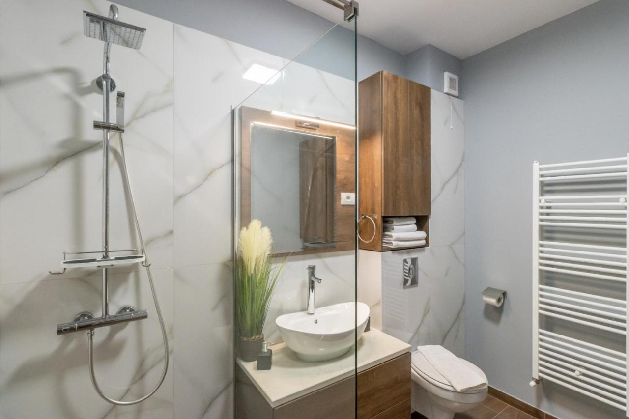 Modern Downtown Apartment Клуж-Напока Экстерьер фото